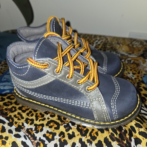 Petits Pieds Toddler Leather Boots size 24 - Picture 5 of 8